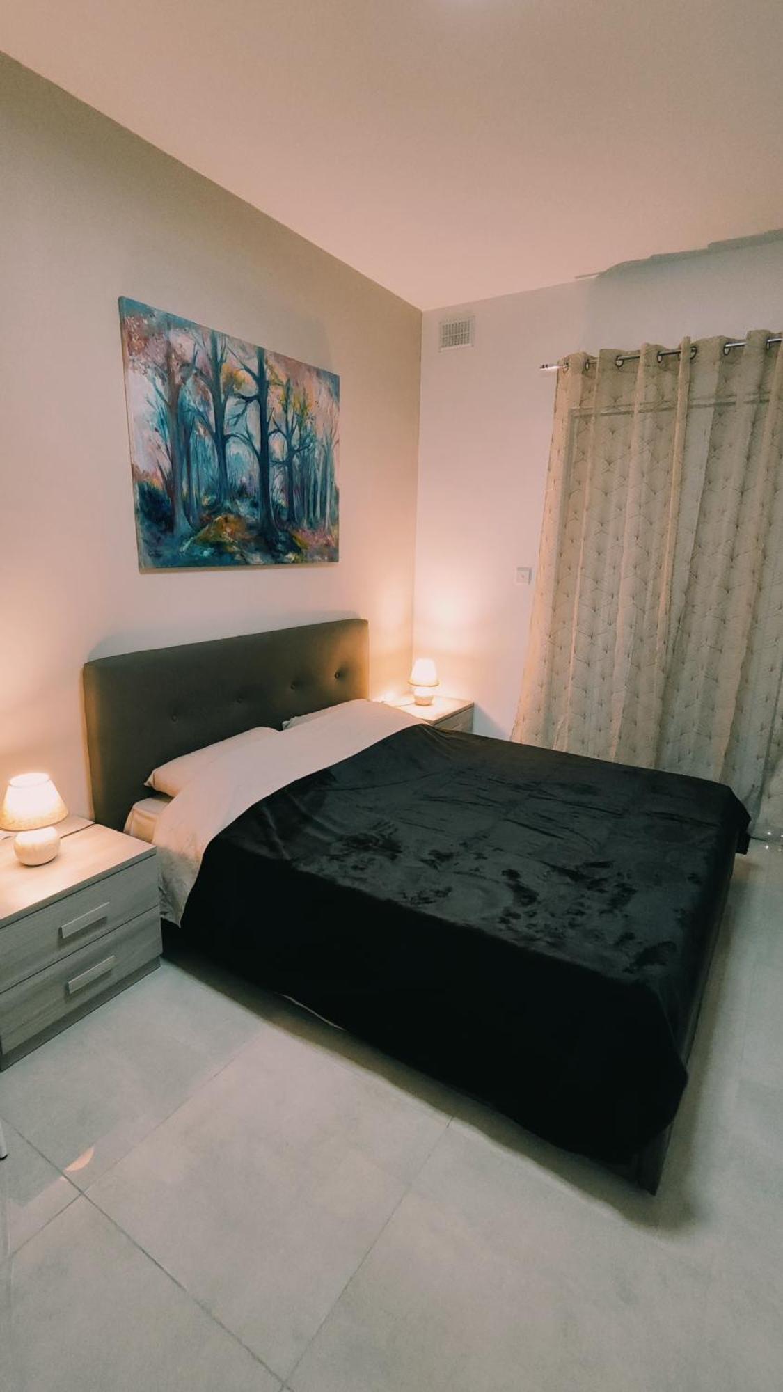 Fairwinds - Double Room With Ensuite - Luqa Airport - Self Check In & Out Available Exterior photo